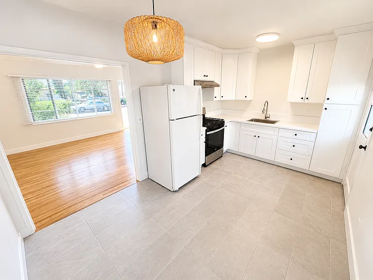 110 W Matilija St — Photo 3