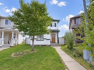 15911 38th St NW, Edmonton, AB T5Y 3E9