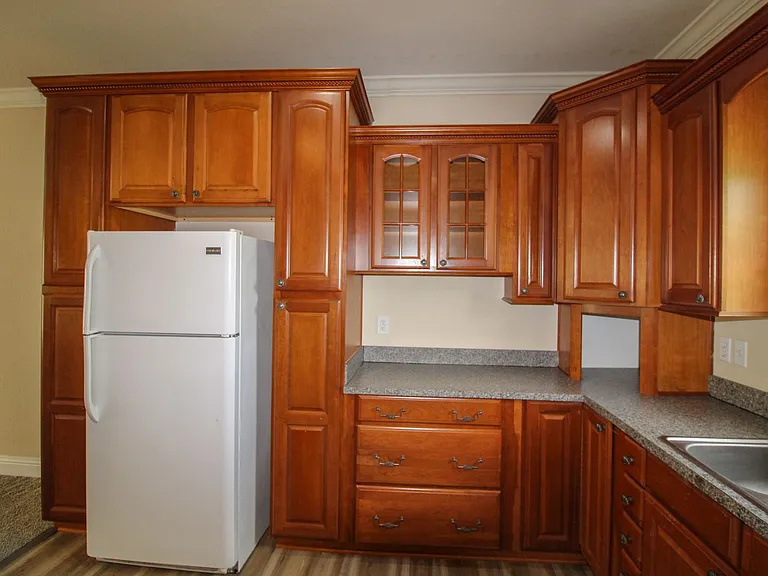 126 Meadows Ln — Photo 9