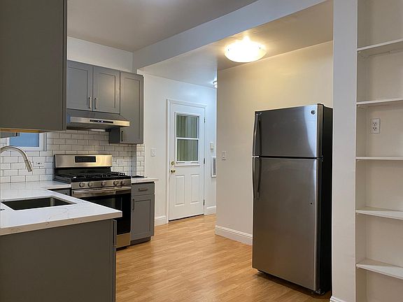 4th image of 2731 21st St