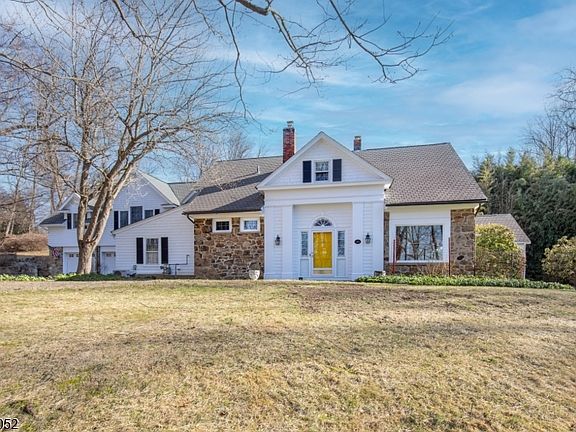 3rd image of 131 Post Kunhardt Rd