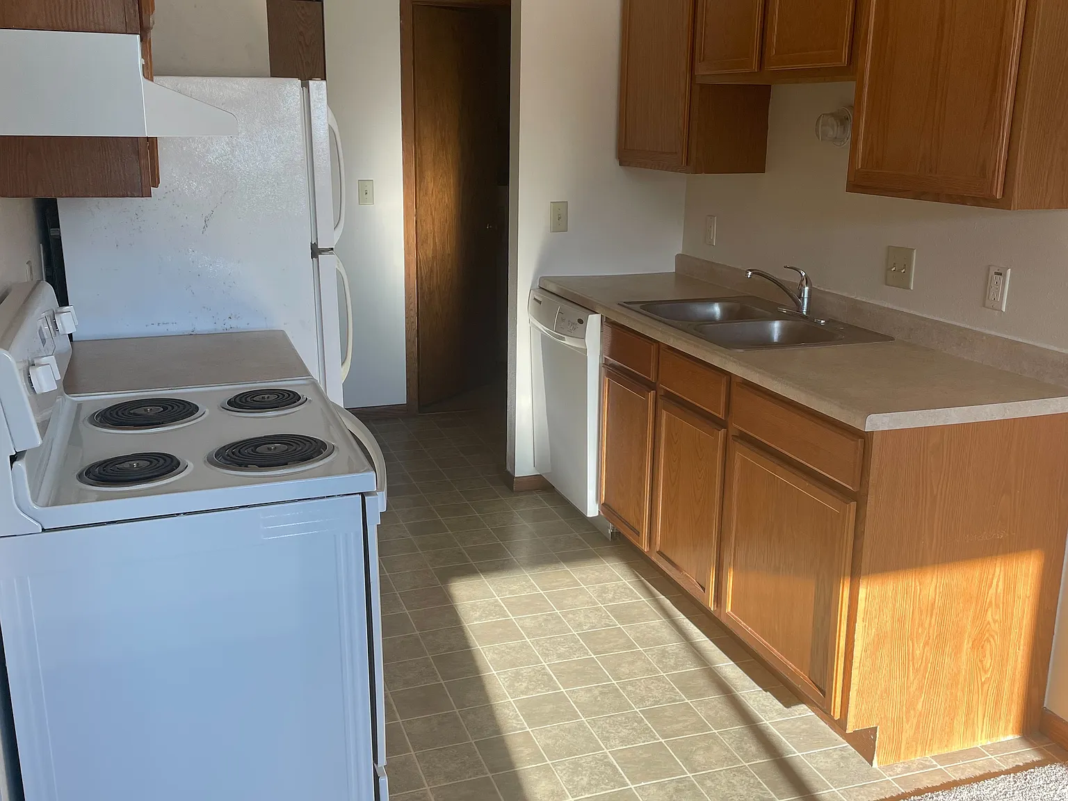 3 bed, 1167 sqft, $765 — Photo 3