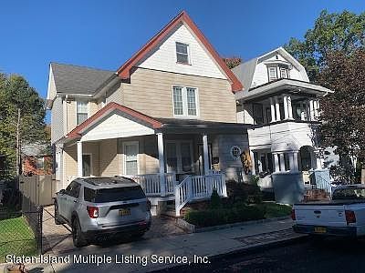 2nd image of 210 Willard Ave
