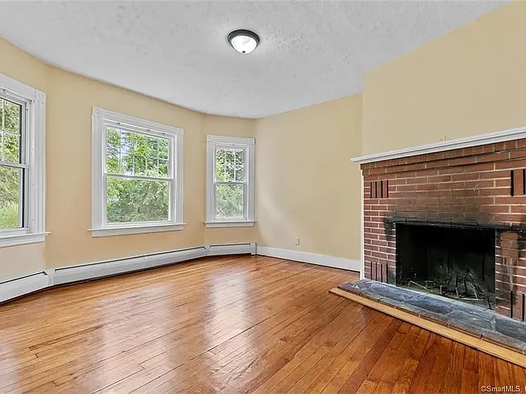40 Wintergreen Ave — Photo 13