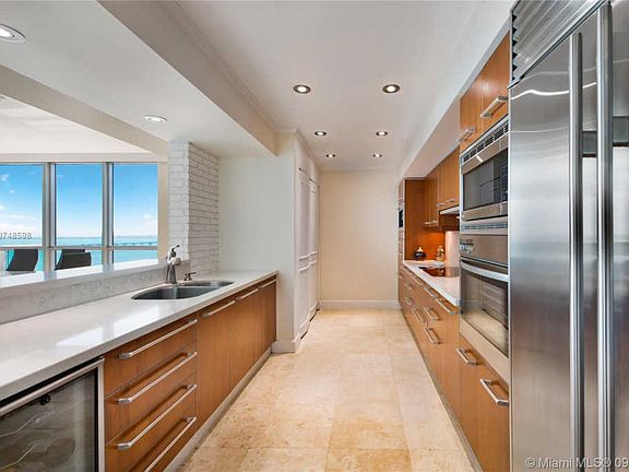 3rd image of 1331 Brickell Bay Dr APT 2011