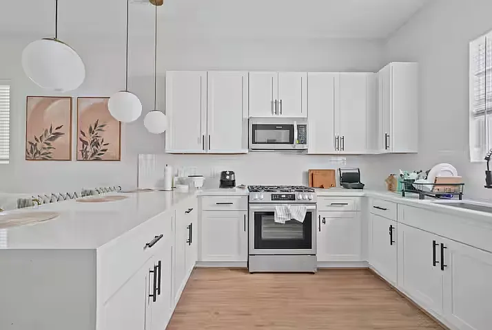 1206 Moody St — Photo 7