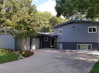 854 E English Ct, Derby, KS 67037