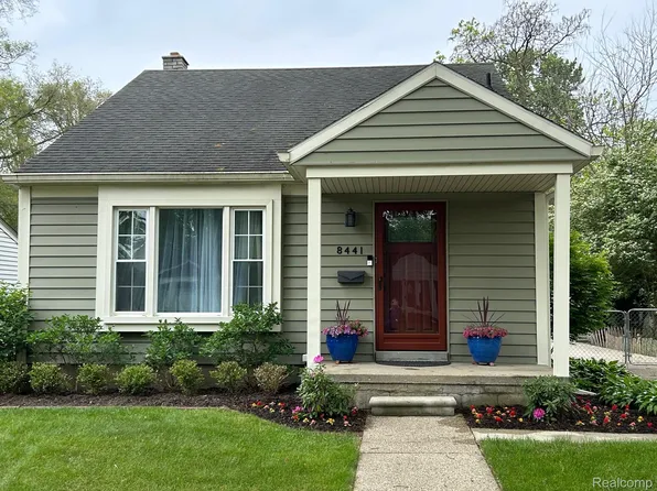 8441 Colgate St, Oak Park, MI 48237