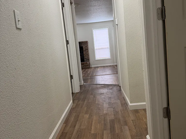 11407 SW 35th Ave — Photo 44