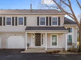 214 Butternut Ln, Streamwood, IL 60107
