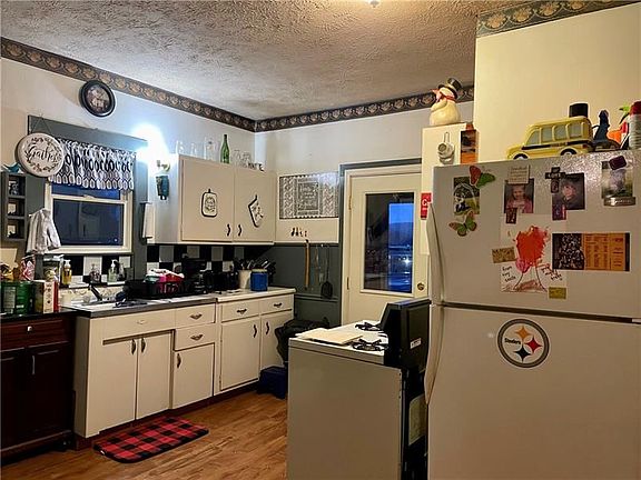4th image of 120 College Ave