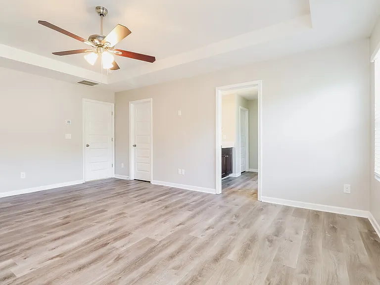 1075 Lear Dr — Photo 9
