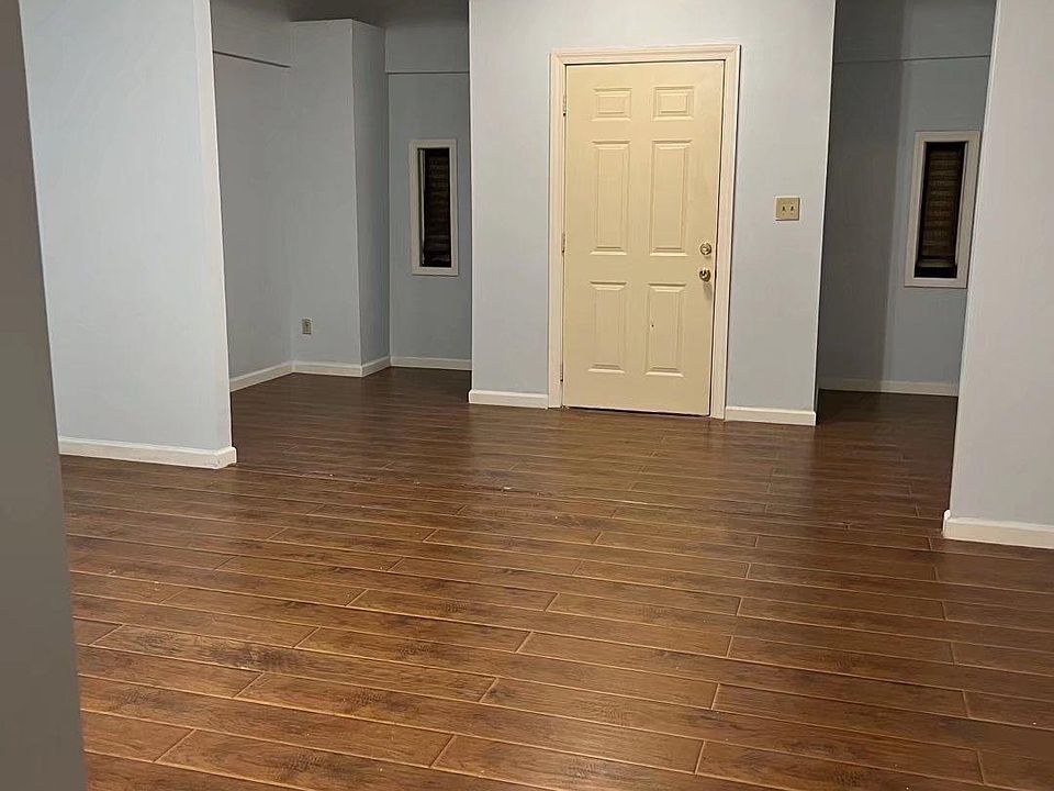 1st image of 3831 Fairmont Ave