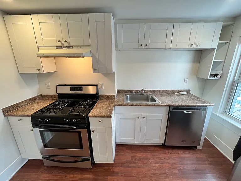 59 W 7th St #2 — Photo 6