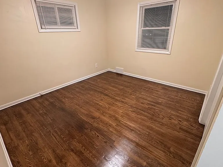 1079 North Ave — Photo 10