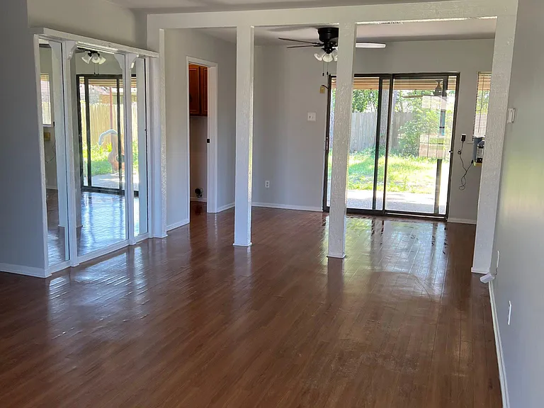 115 Seattle St — Photo 11