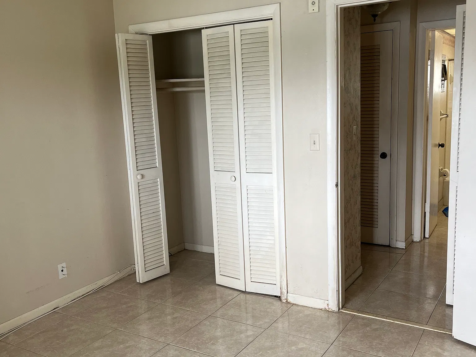 2 bed, 930 sqft, $2,000 — Photo 4