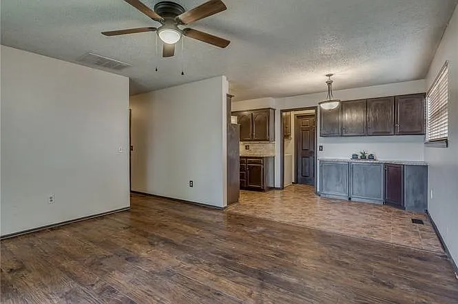 801 Robin Hill Rd — Photo 9