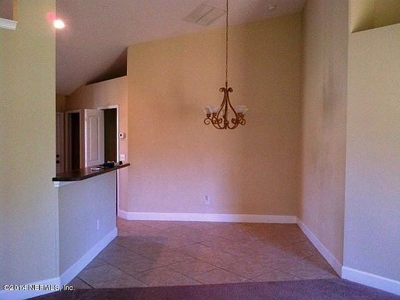 3rd image of 121 E Grandview Dr E