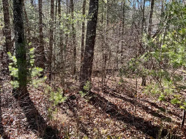 136 Natchez Cir, Crossville, TN 38558