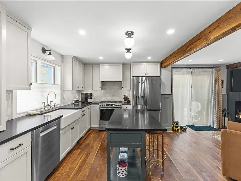 3122 North Ave — Photo 74