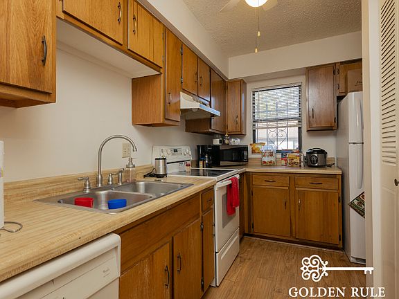 4th image of 3428 NW 21st Dr #1D-1
