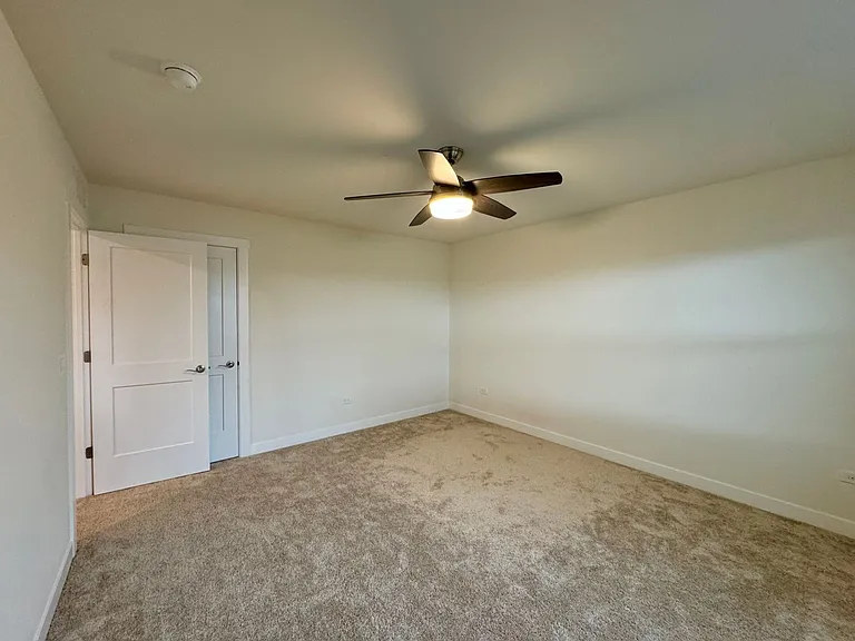233 Farmstead Ct — Photo 47