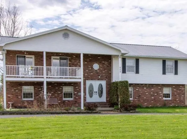 255 VT Route 58 W, Irasburg, VT 05845