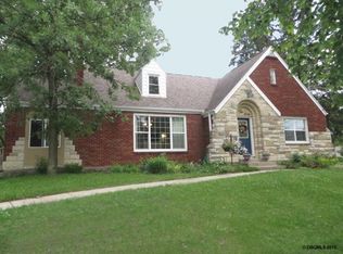 260 Julien Dubuque Dr, Dubuque, IA 52003