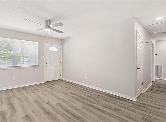 3rd image of 1101 Field Ave