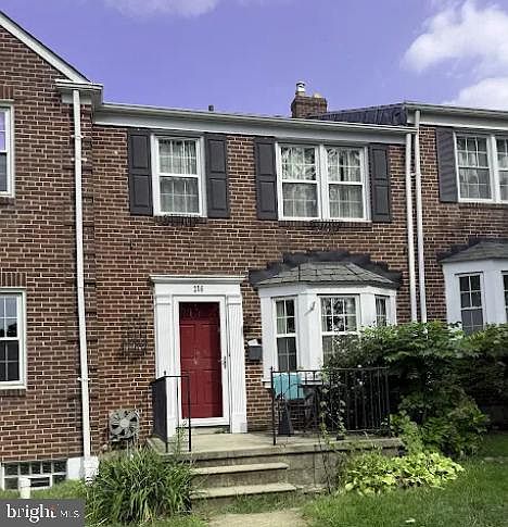 1st image of 216 Stevenson Ln