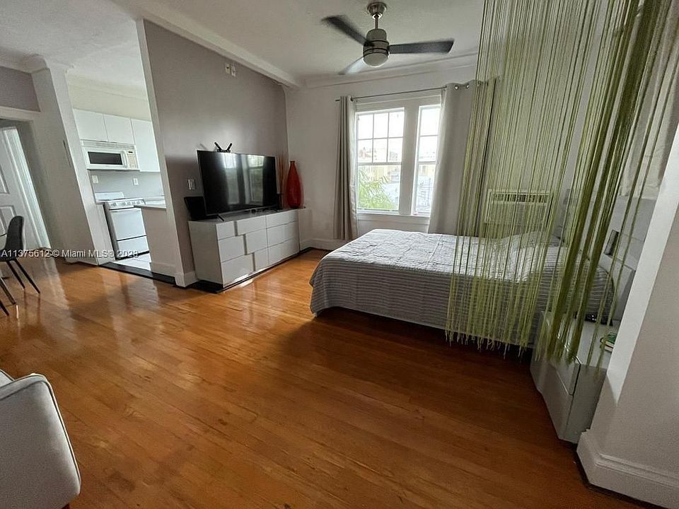 1st image of 1611 Michigan Ave APT 26