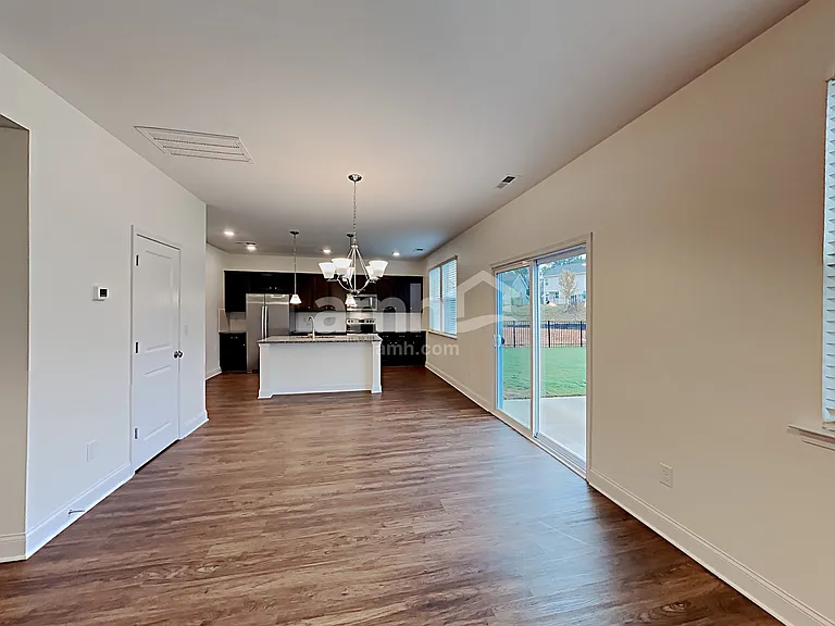 2128 Laurel Village Cir — Photo 7