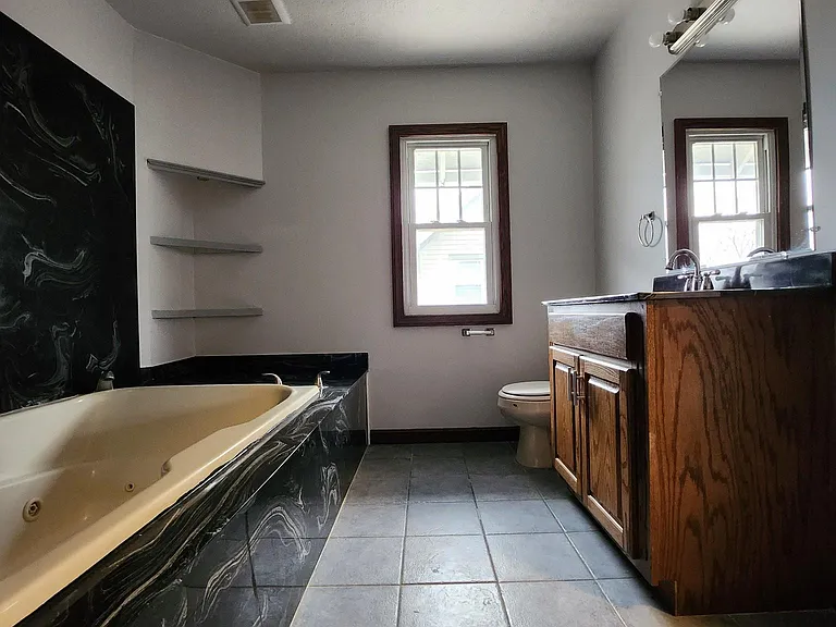 917 Ridge Rd NW — Photo 7