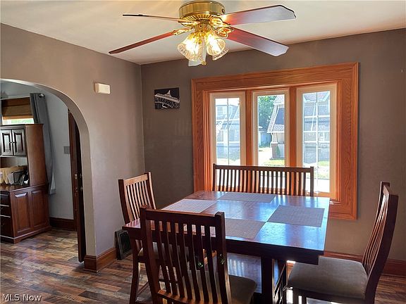 3rd image of 1391 Dietz Ave
