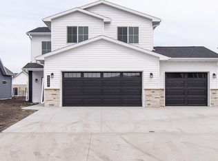 6249 86th Ave S, Horace, ND 58047