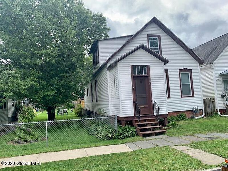 4th image of 550 7th Ave Avenue