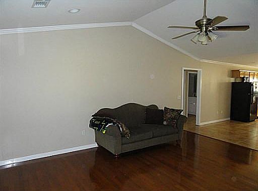 4th image of 505 Poplar St