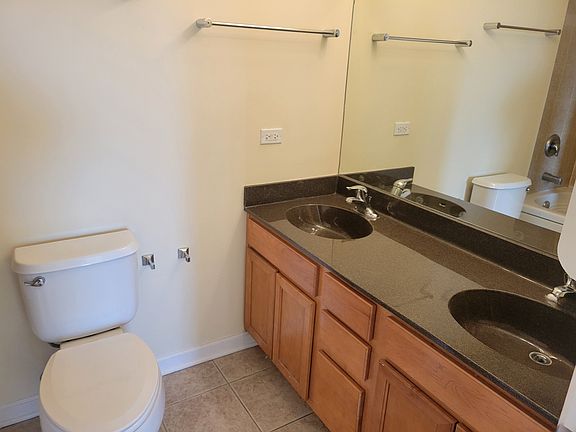 4th image of 50 S Grove Ave Unit 510