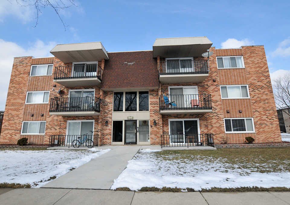 1st image of 7350 Sandalwood Dr APT 103