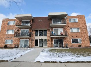 7350 Sandalwood Dr APT 103, Tinley Park, IL 60477