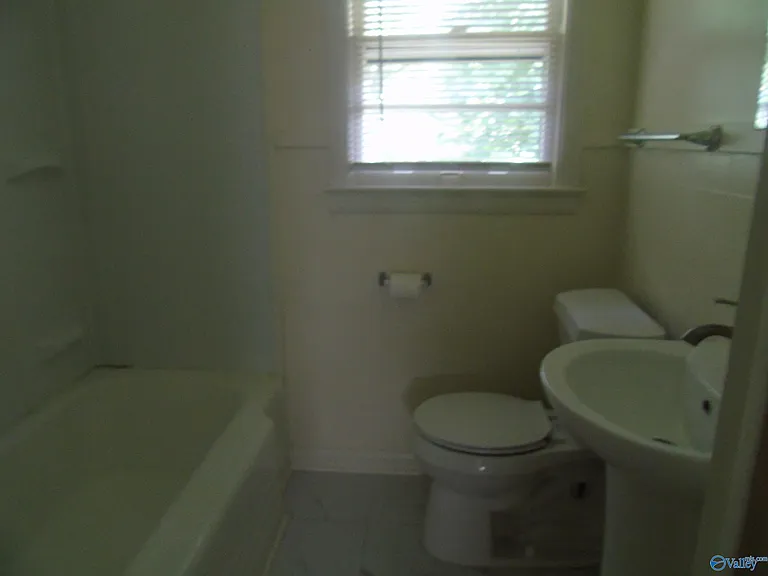128 Walker Ave NE #7 — Photo 7