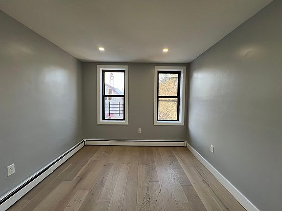 5th image of 325 Avenue E #5
