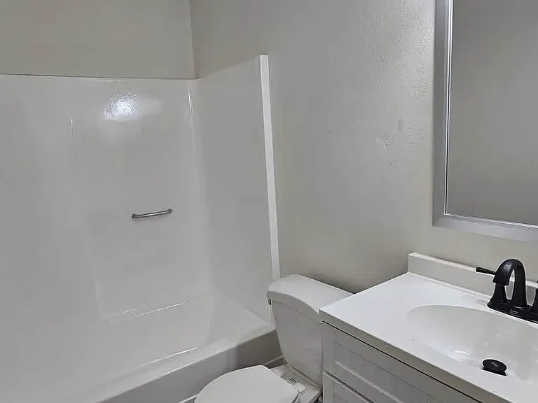 7237 W Montebello Ave — Photo 5