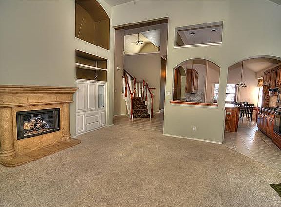 4th image of 3912 Lindale Dr