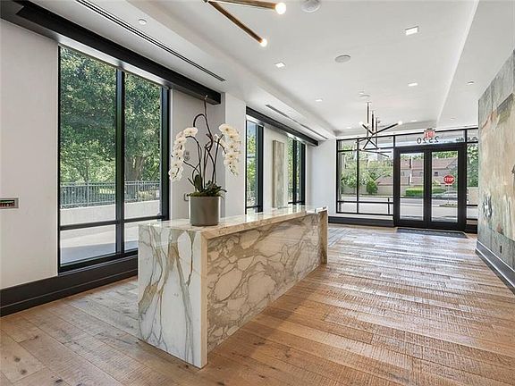 3rd image of 2520 Peachtree Rd #1203