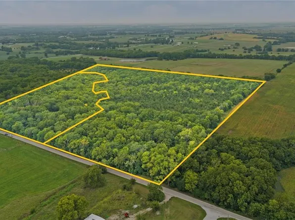 255 W 255th St, Louisburg, KS 66053