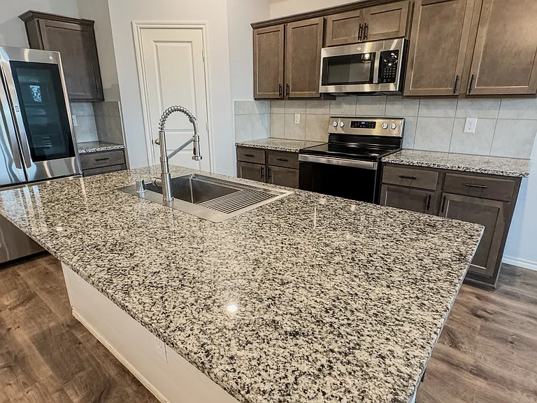 801 Meadow Creek Ln — Photo 9