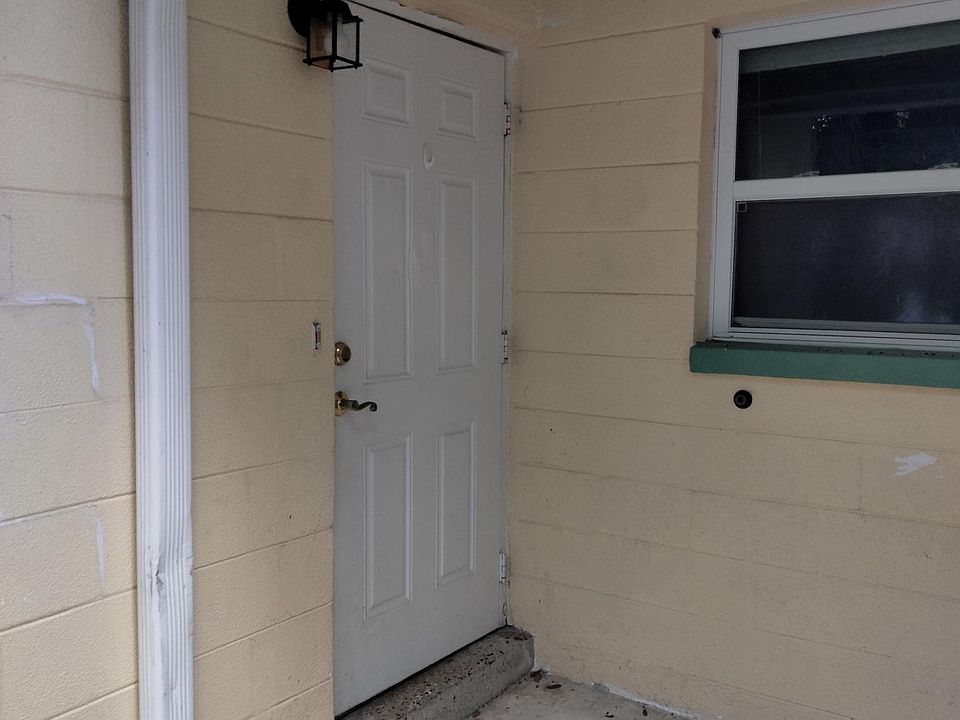 1st image of 526 12th Ave S #2