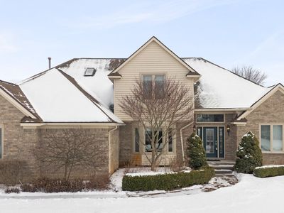 10049 Pembrooke Cir, South Lyon, MI, 48178